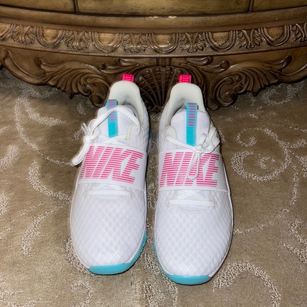 Woman’s Nike Sneakers